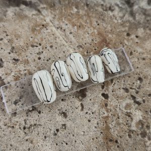 Sumi Whisper - Press On Nails Kit